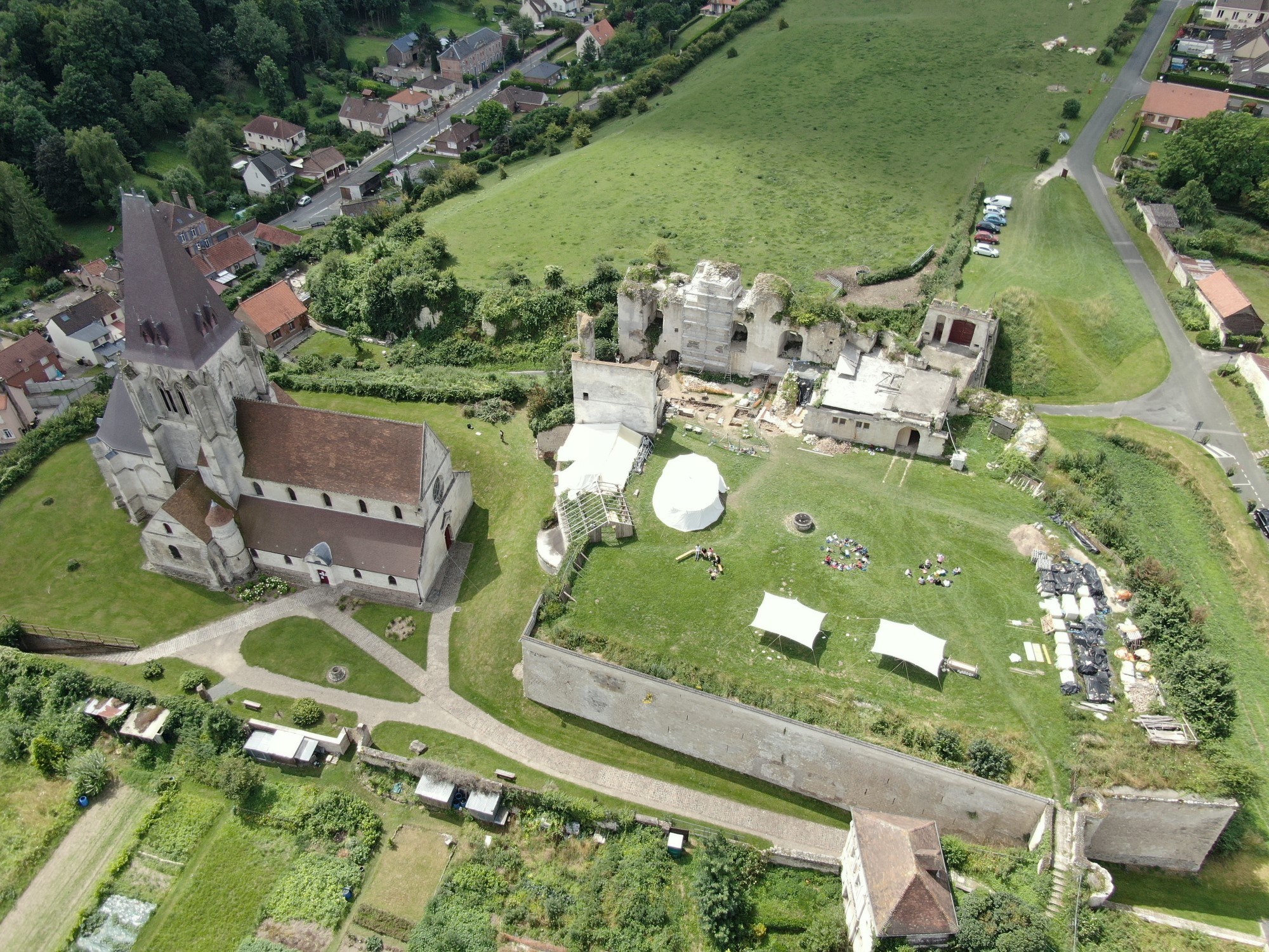 archeologie tourisme vue generale  chateau-de-picquigny visite culture